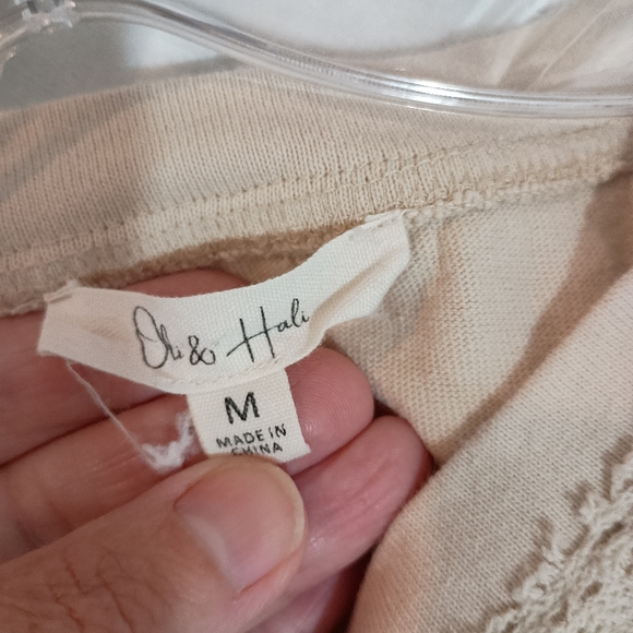 Oli & Hali Lace Detail Pullover Crop Top - Picture 7 of 10